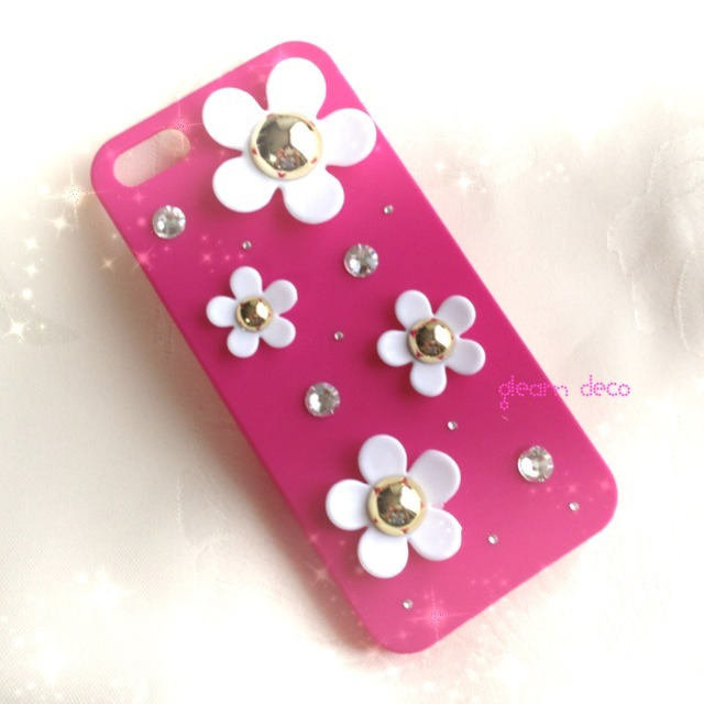 お花のiPhoneケース（ピンクに白）